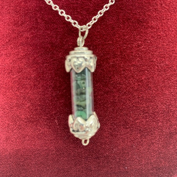 Silver Amulet Filled w/ Green Stones- 925 Silver Chain - Picture 4 of 6